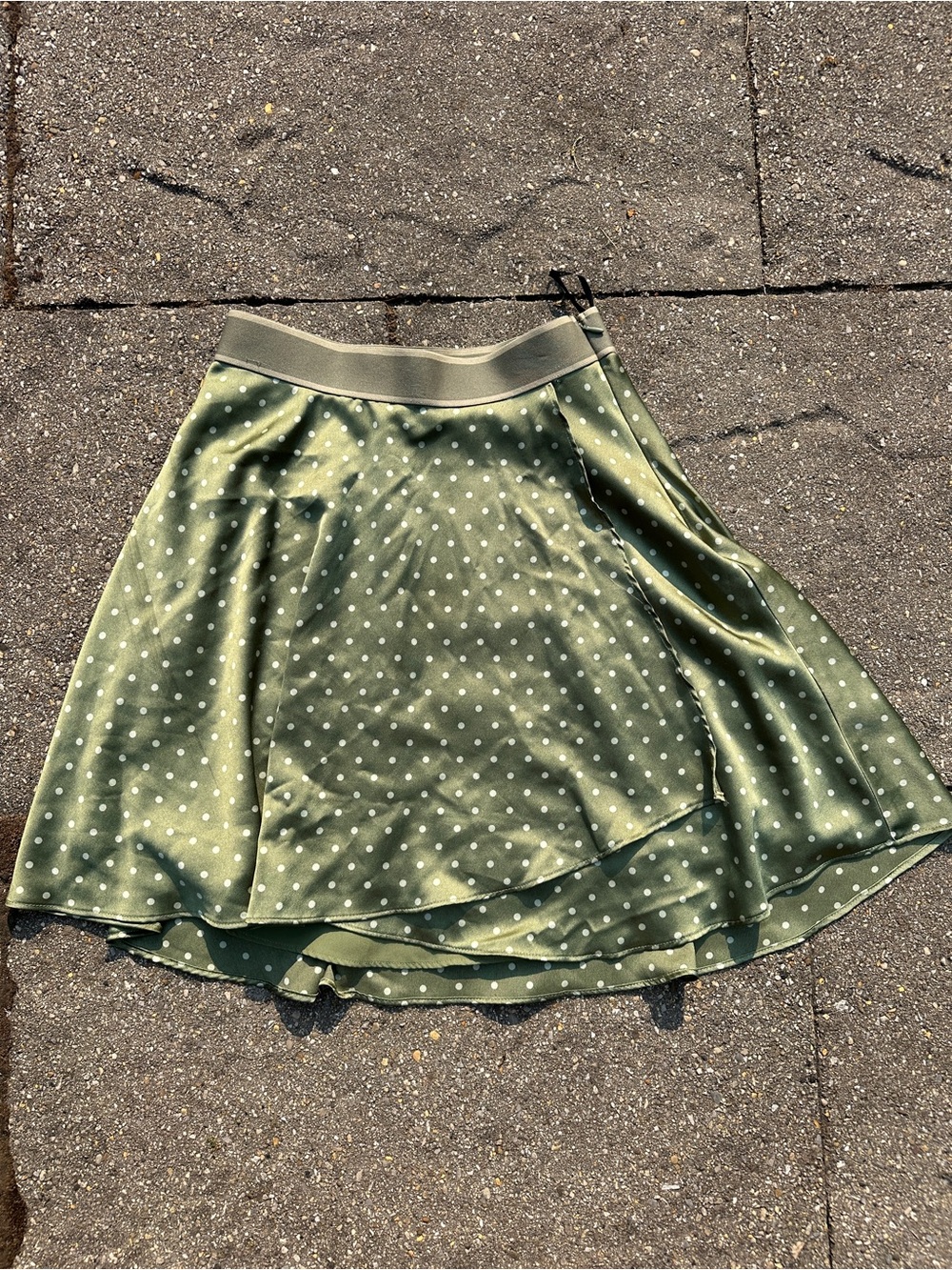 GUESS Olive/Sage Green Silky Polka Dot Ruffle Mini Skirt - Size Small